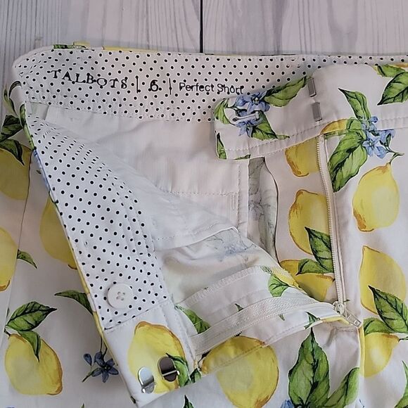 Talbots Perfect Short Lemon Print Women's  Size 6 - Picture 5 of 11